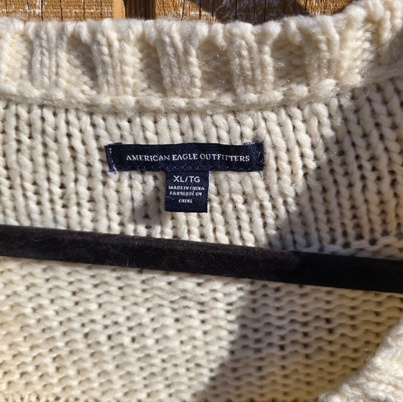 American Eagle Outfitters Cream V-Neck Sweater - Picture 2 of 4